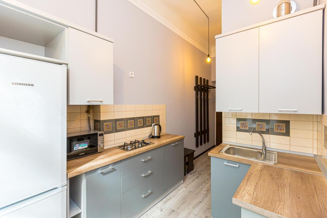 Центр На Вулиці Проспект Шевченка 12 Навпроти Макдональса З Балконом Apartment Lviv Exterior photo