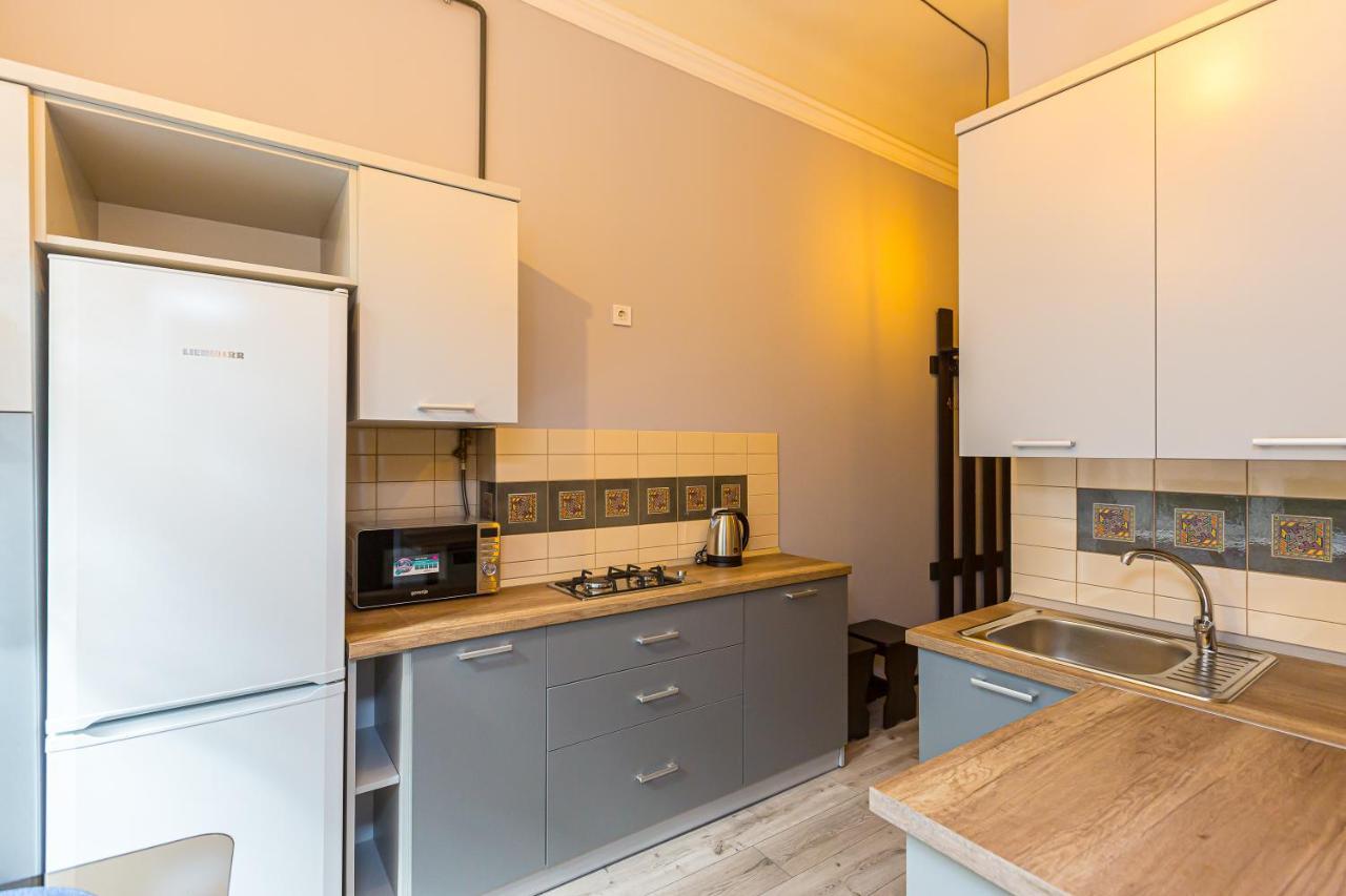 Центр На Вулиці Проспект Шевченка 12 Навпроти Макдональса З Балконом Apartment Lviv Exterior photo